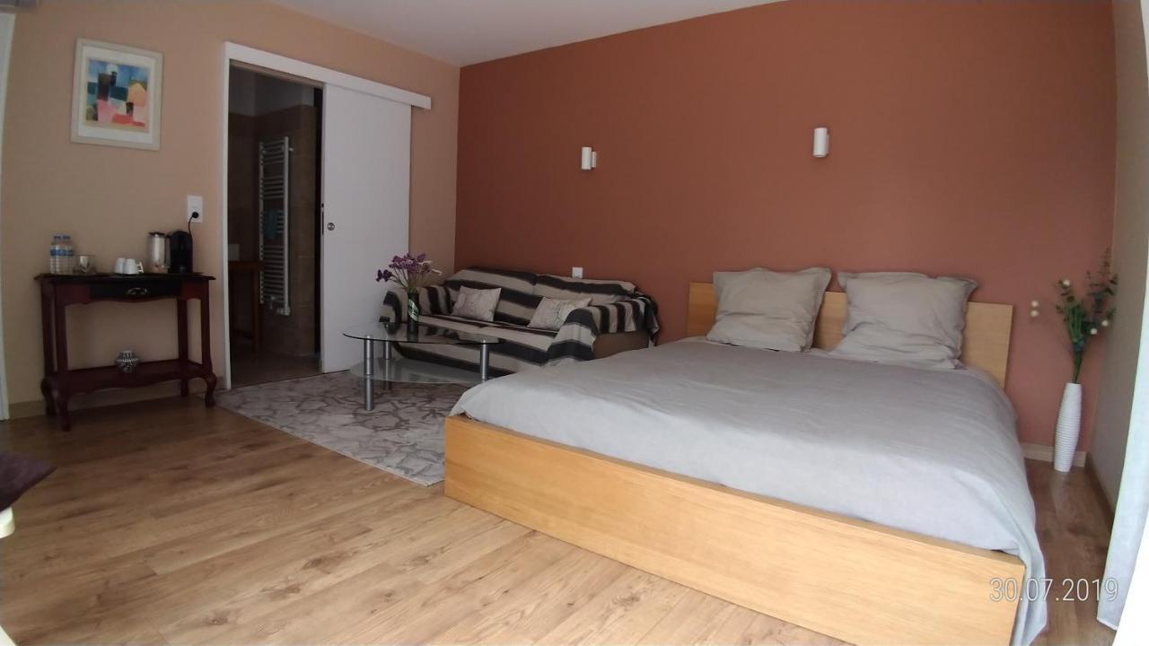 Bed and Breakfast Les 3 Provinces Couffy Exteriér fotografie
